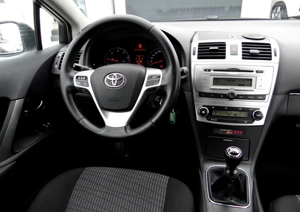 Toyota Avensis cena 29900 przebieg: 364000, rok produkcji 2014 z Piekary Śląskie małe 466